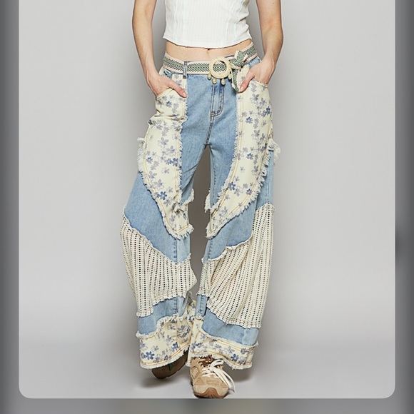 POL Blue and Cream Floral Wide-Leg Jeans - Picture 2 of 4